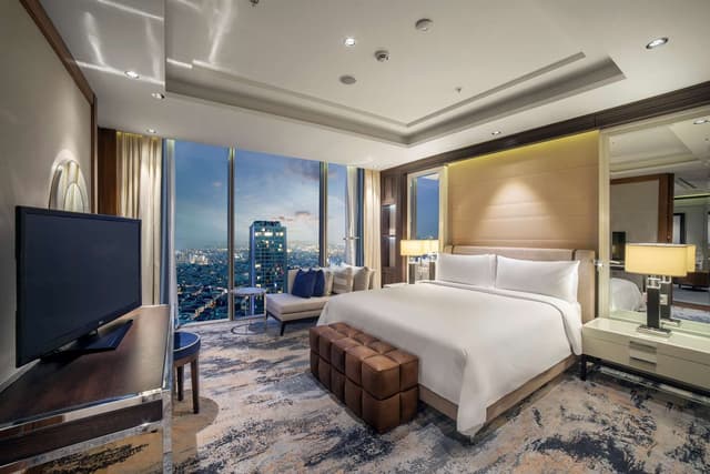 BOMONTI BUSINESS SUITE SEAVIEW LOUNGE ACCESS