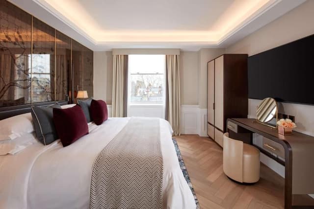 Mayfair Suite