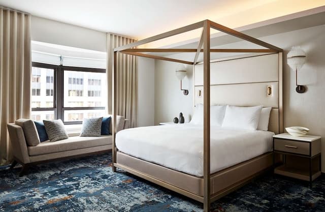 Presidential Suite, 1 King Bed, Corner