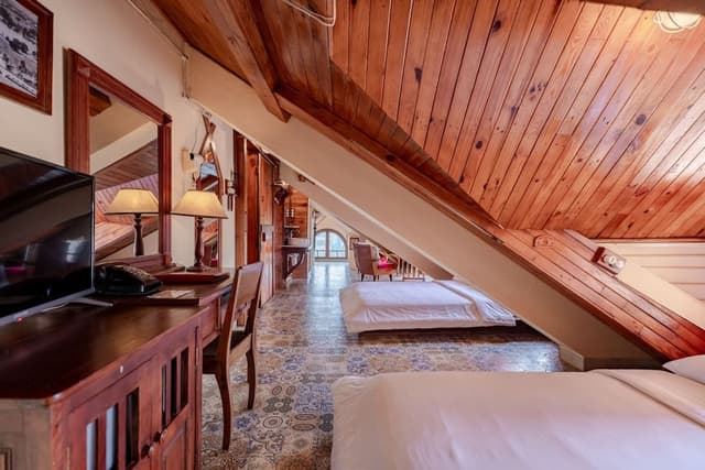 Superior Twin Room, City View