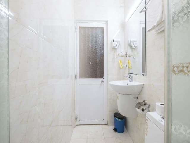 Deluxe Room (With Window)