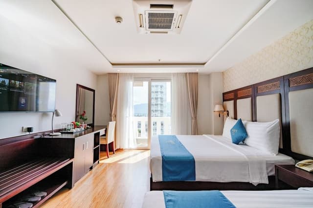 Deluxe Triple Room, City View