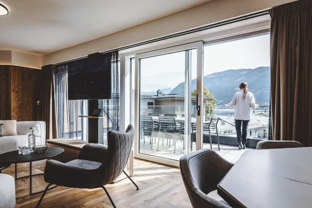Four-Bedroom Suite with Sauna