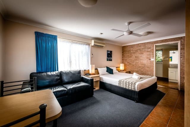 King Spa Room
