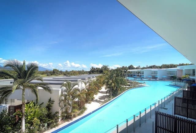 2 Bedroom Pool & Mountain View