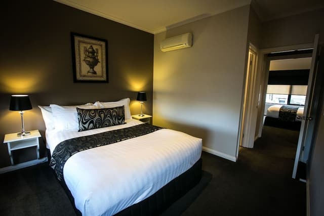 One Bedroom Apartment