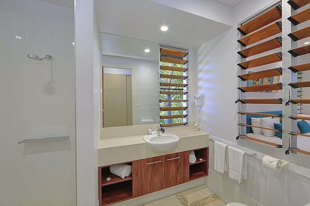 Three Bedroom Beach Home Apartment with Pool