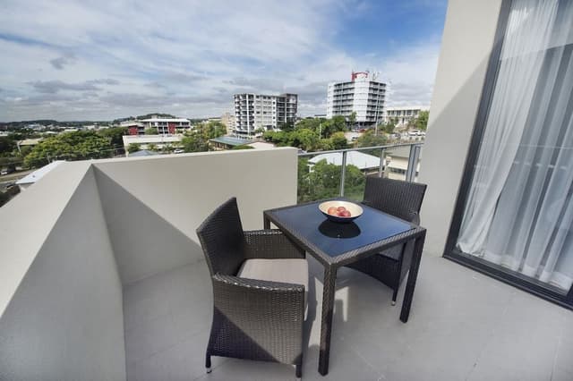 Two Bedroom Apartment (2 Queen Beds)