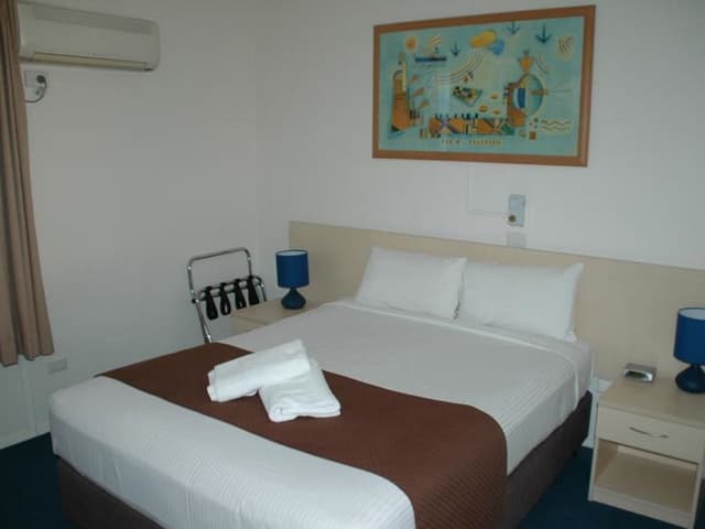Standard Room, 1 Queen Bed - First Floor