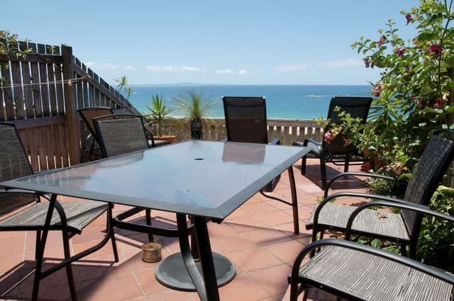 2 Bedroom Apartment - Beach and Ocean View