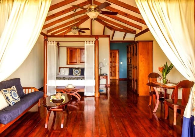 Three-Bedroom Beachview