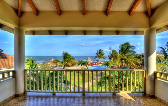 Three-Bedroom Beachview