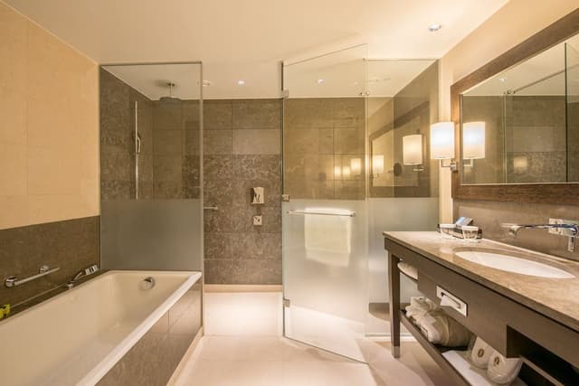 Standard Room, 1 King Bed, Balcony