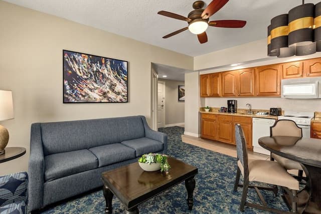 Suite, 1 King Bed with Sofa bed, Kitchenette