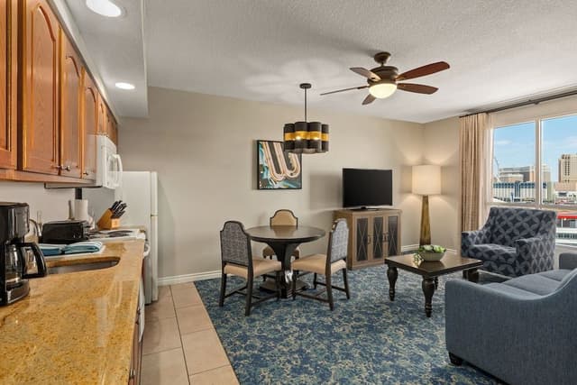 Suite, 1 King Bed with Sofa bed, Kitchenette