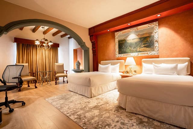 2 DOUBLE BEDS