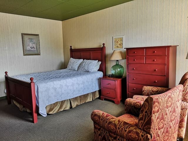 Traditional Room, 1 Queen Bed (Country)