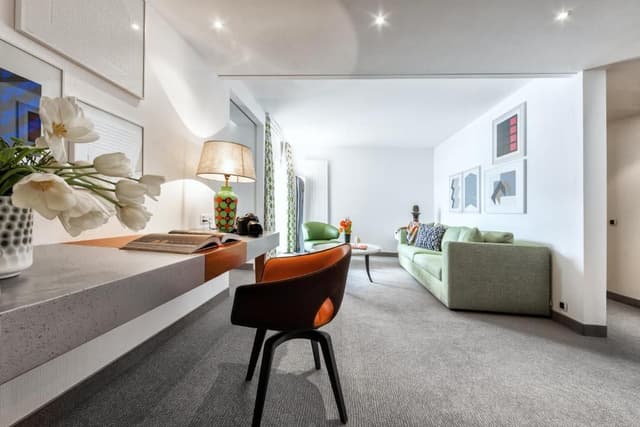 Deluxe Suite with Lake View