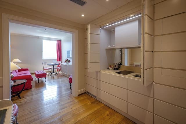 Superior Suite, 1 Bedroom, Kitchenette (with Spa access)