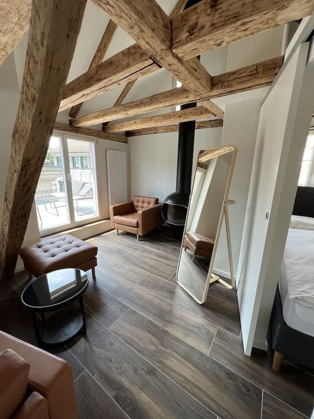 Apartment (Apartment Suite)