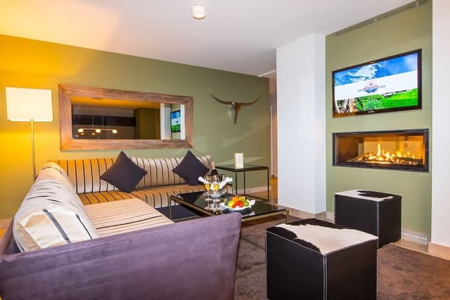 Superior Suite, 3 Bedrooms, Balcony, Mountain View (Eiger)