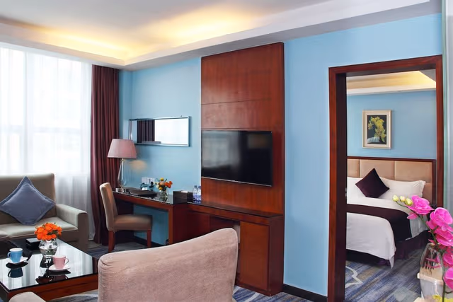 Business Suite, 1 Queen Bed