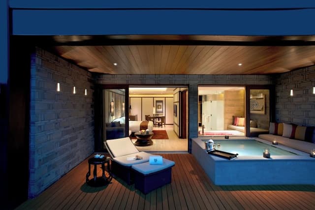 Hot Spring Retreat Twin