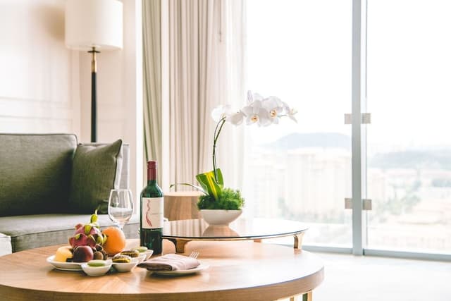 Club Suite, 1 King Bed, Lake View