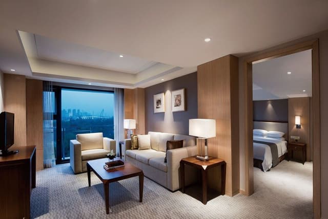 Senior Suite