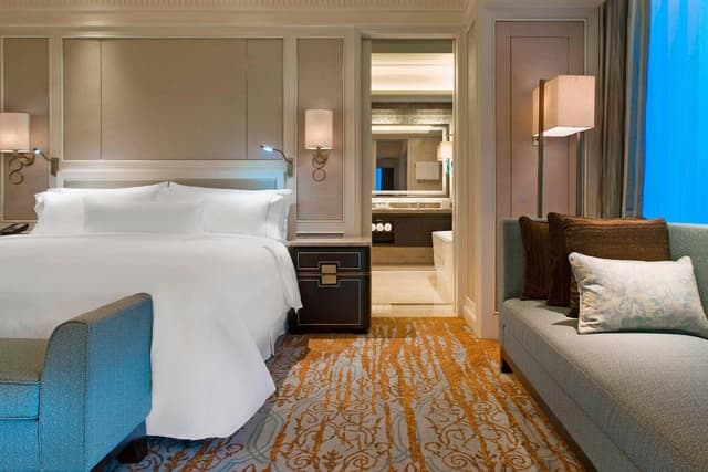 Club lounge access, 1 Bedroom Executive Suite, 1 King