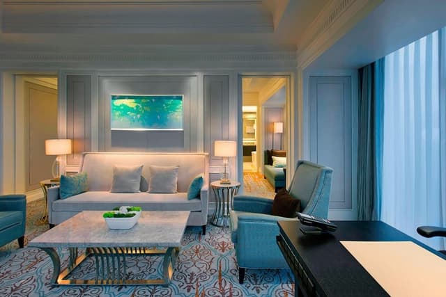 Club lounge access, 1 Bedroom Executive Suite, 1 King