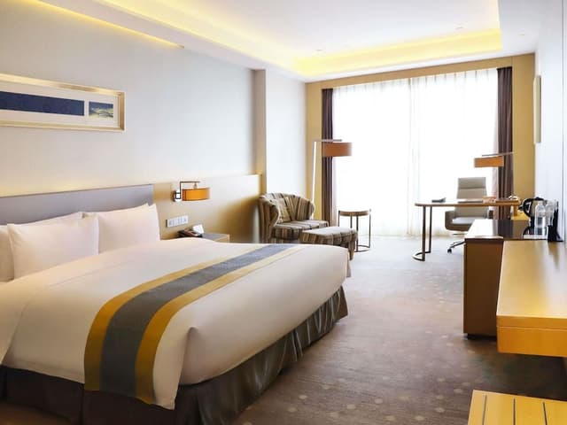 Deluxe Room, 1 King Bed