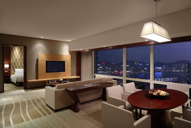 Regency Executive King Suite with Club Access