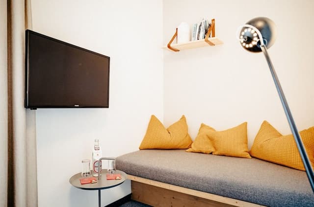 DZ1: Economy Double Room