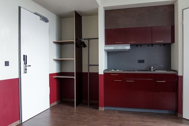 Medium Studio, Kitchenette, AC