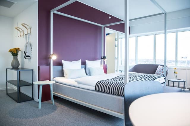 Business Room, 1 Double Bed, Corner