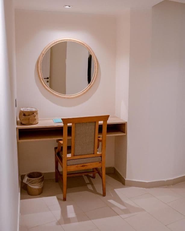 Elite Suite - West Bay (Adults Only 16+)