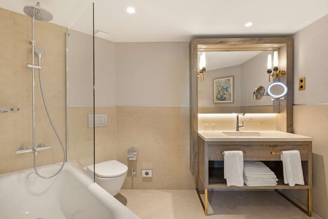 KING FAMILY SUITE