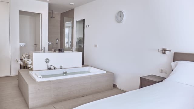 Infinity Mar-Suite 3 dormitorios Vista Mar lateral con Piscina privada y Jacuzzi