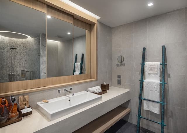 Double Pool Access with Ocean View