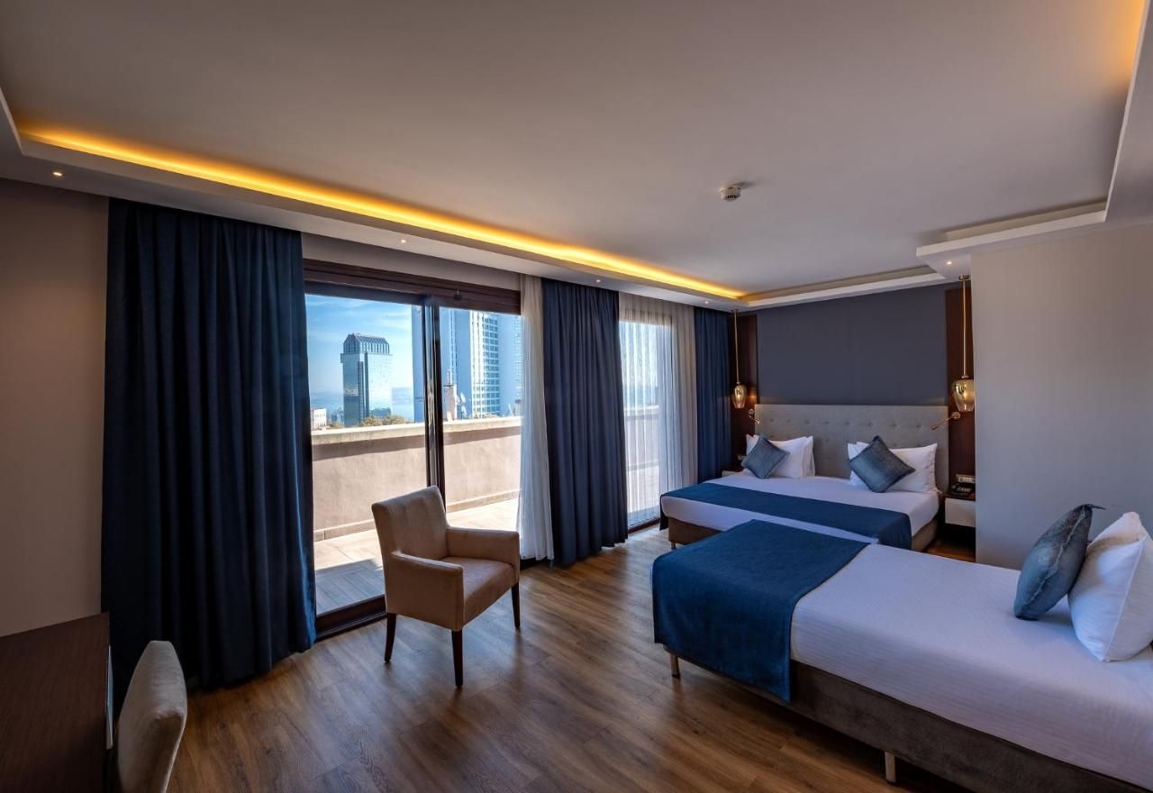 Crystal Hotel2