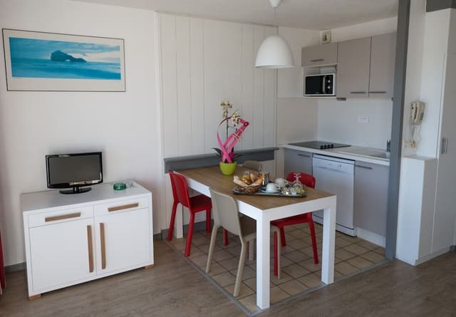 Duplex, 2 Bedrooms, Harbor View (or Pool view For 6)