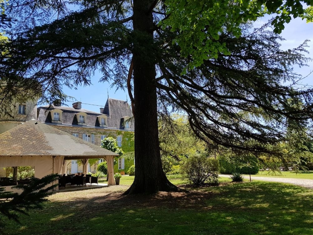 Chateau de Lalande0