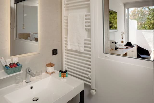Deluxe Room, 1 Queen Bed