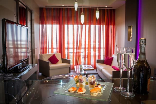 Suite, 1 King Bed