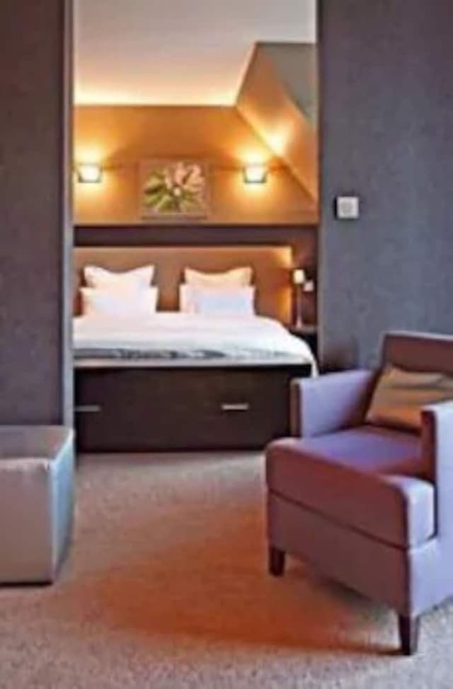Suite, Lake View