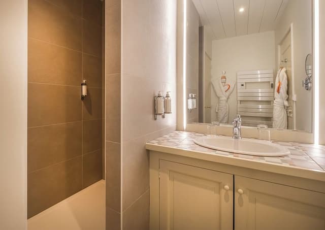 Prestige Room