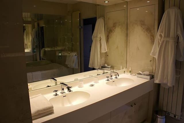 Suite (Privilège 2)