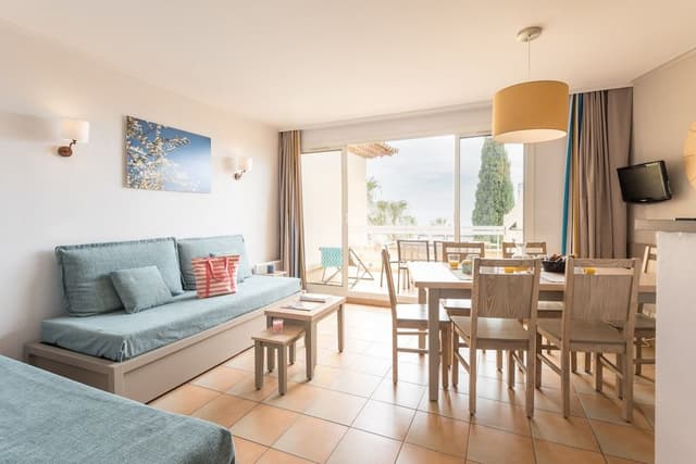 Apartment 6 people - 1 bedroom + 1 sleeping alcove - Terrace or Balcony