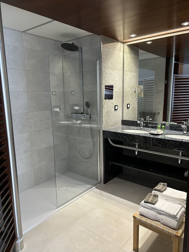 Superior Double or Twin Room, Marina View
